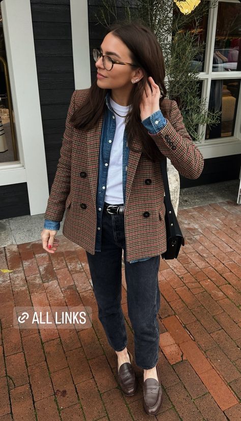 Casual Plaid Blazer Outfits, Business Casual Fashion Outfits, Slingbacks With Tights, Country Corporate Outfit, 2024 Fall Business Casual Outfits, Blazer Turtleneck Outfit, Women’s Professional Outfits Fall, Caramel Blazer Outfit, Fall Outfits Work Business Casual