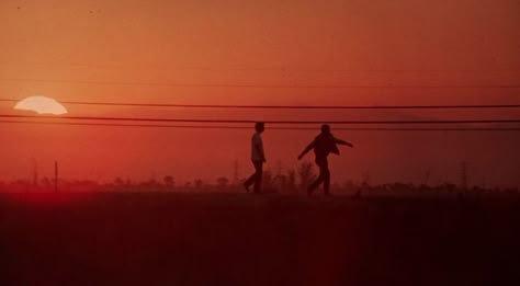 Sunset Cinematography, Black And White Cinematography, Cinematic Photography Ideas, Orange Phone Wallpaper, Arte Jazz, Orange Phone, Flow Of Life, 얼굴 드로잉, Happy Minds