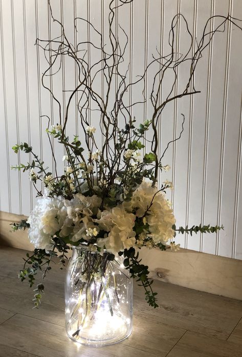 Twigs In Vase Centerpieces, Curly Willow Arrangements, Willow Flower Arrangements, Arrangements With Branches, Lighted Branches Centerpieces, Twig Arrangements, Fall Floral Arrangements Wedding, Willow Branch Centerpiece, Formal Centerpieces