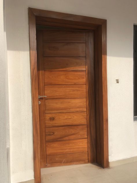 Teakwood Main Door Design, Teakwood Door Designs, Indoor Gate, Bedroom Door Design Teak Wood, Indian Main Door Designs Teak Wood, New Model Wooden Doors, Sagwan Wood Single Door Design, New Door Design, Teak Wood Single Door Designs