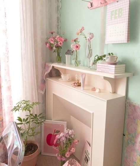 Korean Decor, Fireplace Shelf, Danish Pastel Room, Kawaii Bedroom, Pastel Room Decor, Bedroom Ideas Aesthetic, Fireplace Mantle Decor, Apartment Bedroom Decor, Dream Aesthetic