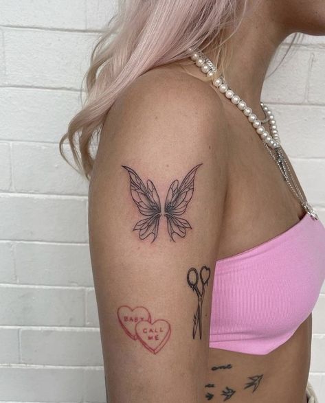 Vintage Aesthetic Tattoos, Baddie Tats, Fairy Wing Tattoos, American Traditional Tattoo Ideas, Hippie Tattoo, Traditional Tattoo Ideas, Timeless Tattoo, Nostalgic Aesthetic, Aesthetic Tattoos