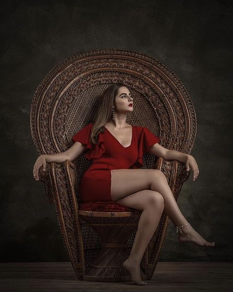 Royalty Chair Photoshoot, Peacock Chair Photoshoot, Empowerment Photoshoot, Chair Photoshoot, Chair Poses, Deep Background, Elegant Photos, Chair Pose, Dark Portrait