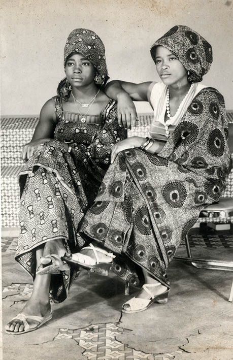 Seydou Keita, Outfits For Black Women, Mode Retro, Vintage Black Glamour, African People, Art Africain, We Are The World, African Diaspora, Foto Art