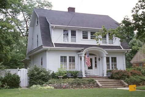 Dutch Colonial Exterior Before And After, Druid House, Dutch Colonial Exterior, Gambrel House, Dutch Colonial House, Cape Cod House Exterior, Cape Style Homes, Dutch Colonial Homes, Washington Houses