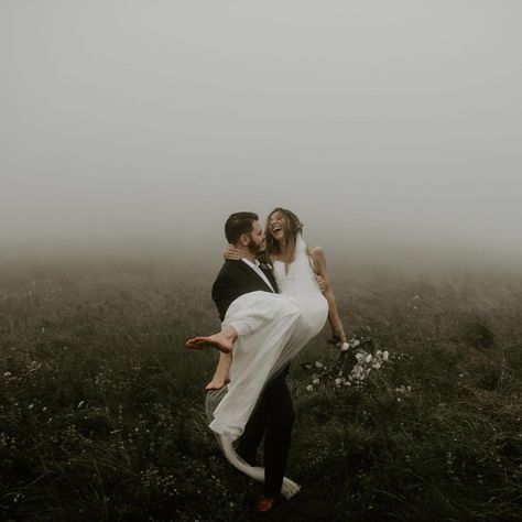 N Photo, Field Wedding, Moody Wedding, Wedding Photos Poses, Wedding Mood, Forest Wedding, Wedding Shots, Wedding Photography Inspiration, Wedding Pics