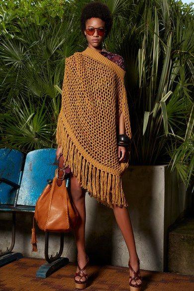 Beachy Dresses, شال كروشيه, Mode Crochet, Vogue Knitting, Resort 2020, Fashion Lady, Vestidos Vintage, Black Women Fashion, Boho Look