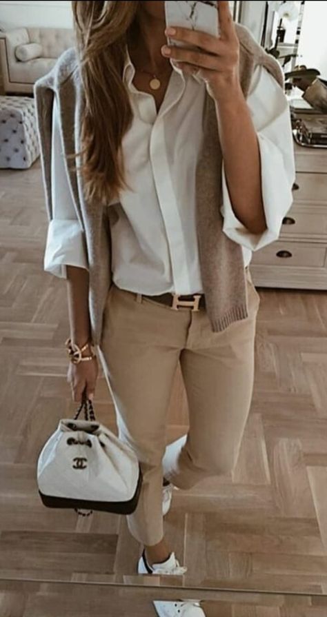 Spring Outfits Over 40, Outfits Over 40, Stylish Spring Outfit, Chique Outfits, Mode Casual, Ținută Casual, Spring Outfits Women, Modieuze Outfits, Work Outfits Women