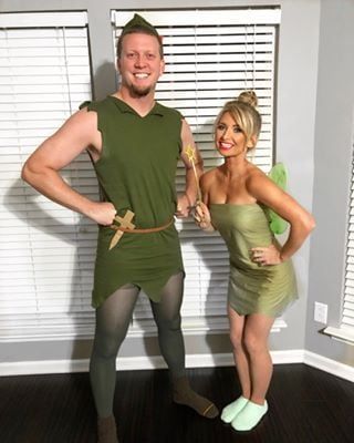 Creative Disney Costumes, Fantasia Tinker Bell, Cute Couple Halloween, All Black Halloween Costume, Black Dress Halloween Costume, Teenage Halloween Costumes, Cute Couples Costumes, Black Halloween Costumes, Unique Couple Halloween Costumes