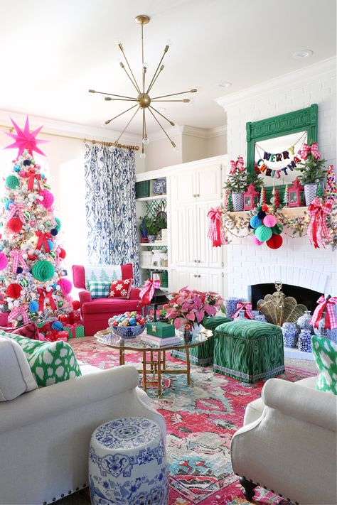 Christmas Chinoiserie, Dimples And Tangles, Pink Chinoiserie, Basement Redo, Chinoiserie Christmas, Upholstery Ideas, Preppy Christmas, Basement Apartment, Merry Bright Christmas