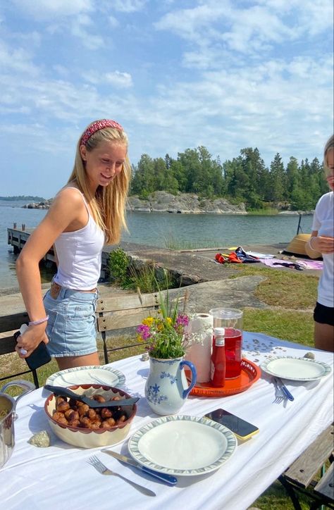 Swedish Summer Style, Sweden Girl Aesthetic, Scandinavian Aesthetic, Backyard Party, Summer Feeling, Summer Dream, Teenage Dream, Summer Pictures, Kate Moss