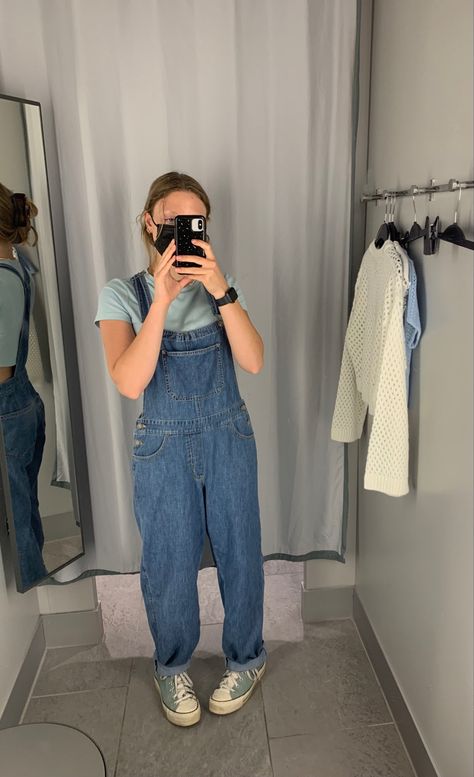 overalls and converse 🫶🏼 Overall And Converse Outfit, Overalls And Converse, Overalls White, Mismatched Socks, Converse Outfit, Outfits With Converse, White Converse, Dungarees, Mom Jeans