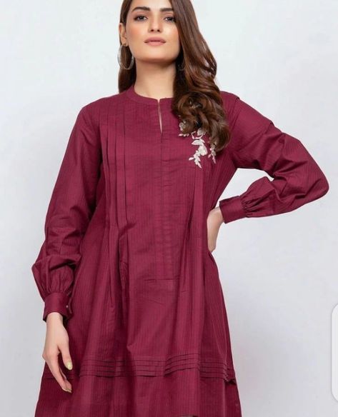 Simple dress designs Girls Kurti Design, Casual Kurtis, Kurtis Design, Lace Dress Design, Girls Dresses Sewing, Latest Dress Design, Frock Fashion, Gaun Fashion, Stylish Short Dresses