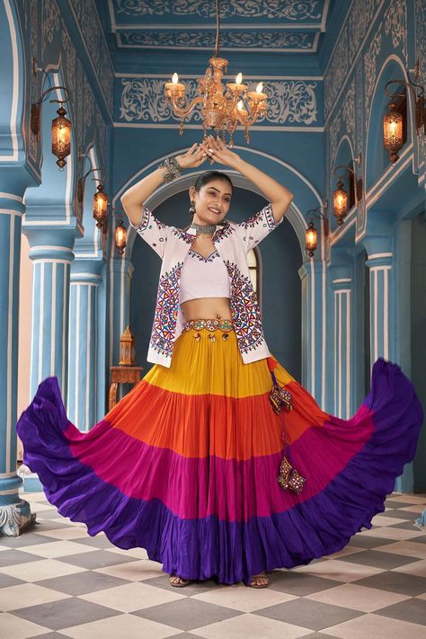 Mirror Work Jacket, Lehenga With Blouse, Navratri Lehenga, Garba Dress, Blouse Lehenga, Mirror Work Lehenga, Traditional Indian Clothing, Navratri Festival, Navratri Chaniya Choli