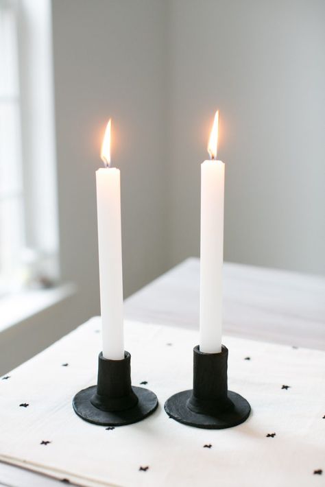 Make These Scandinavian-Style Clay Candlesticks for Under $20 | https://helloglow.co/clay-candlesticks/ Clay Candle Holders Diy, Diy Candle Stick Holder, Clay Candle Holders, Soya Mumu, Clay Candle, Diy Candle Holders, Clay Crafts Air Dry, Ceramic Candle, Diy Clay Crafts