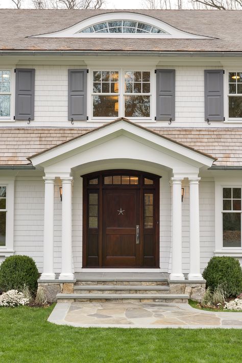 Exterior Porch Ideas, Front Door Portico, Portico Ideas, Brick Entrance, Door Portico, Porch Construction, Colonial Facade, Front Portico, Portico Designs