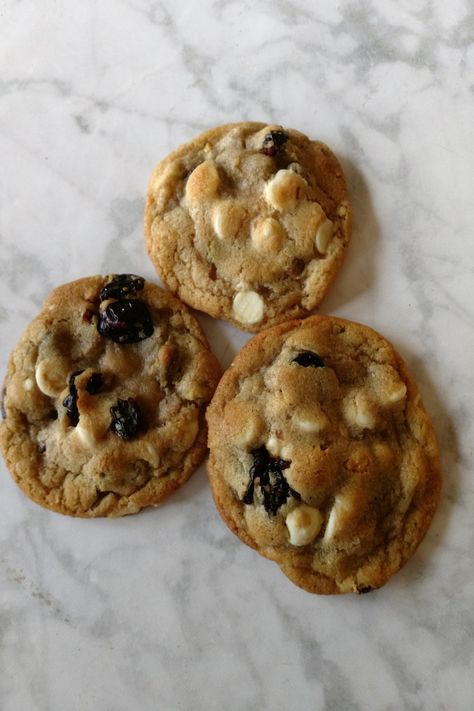 Loaded with dried cherries and white chocolate chips in a buttery, chewy dough is like nothing you've ever tasted; utterly magnificent. Cherry Pistachio Cookies, Dried Cherry Recipes, Pistachio White Chocolate, Cherry Pistachio, White Chocolate Cherry, Pistachio Cookies, White Chocolate Cookies, Cherry Recipes, Dried Cherries