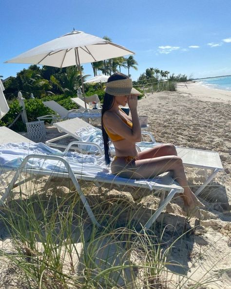 Lounge Chair Poses, Chair Poses Instagram, Kourtney Kardashian Instagram, Swimsuit Pics, Penelope Disick, Travis Barker, Orange Swimsuit, Orange You Glad, Best Swimsuits