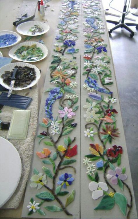 Mosaic Furniture, Mosaic Art Diy, Mosaic Garden Art, Mosaic Art Projects, Mosaic Tile Art, Mosaic Madness, Glass Mosaic Art, Mosaic Flowers, Mosaic Artwork