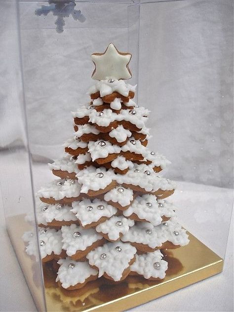 Ginger Bread Tree, Gingerbread Cookie Tree, Christmas Cookie Tree, Cookie Christmas Tree, Christmas Cake Ideas, 3d Gingerbread, Cookie Tree, Gingerbread Tree, Gingerbread Christmas Tree