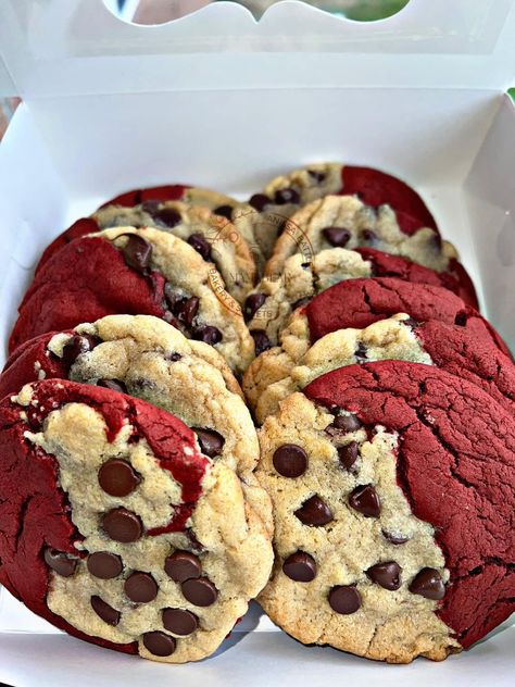 Red Velvet With Chocolate Chips, Red Velvet Chocolate Chip Cookies, Valentines Desserts, Red Velvet Chocolate, Cookie Monster Cake, Opening A Bakery, Velvet Cookies, Foodie Pics, Red Velvet Cookies