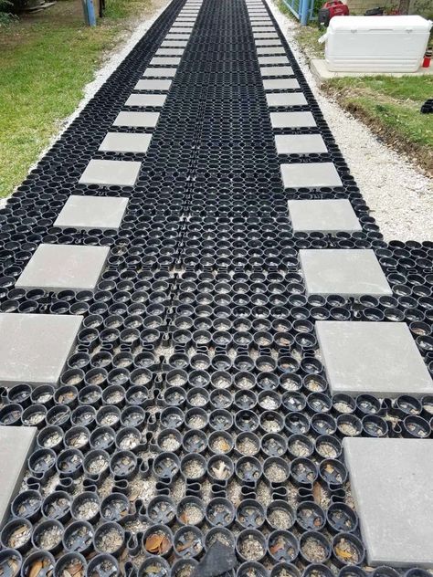 How to Stabilize Pea Gravel Driveways & Walkways - TRUEGRID Pavers Gravel Driveways, Gravel Walkway, Diy Driveway, Pea Gravel Patio, Gravel Landscaping, Outdoor Walkway, Paver Walkway, Gravel Patio, Driveway Design