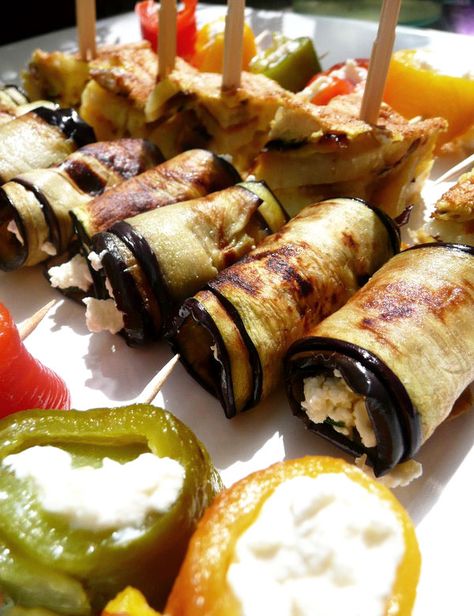 Want cool and colorful treats on your party table but don’t necessarily want a lot of fuss? Vegetable tapas are what you’re looking for. A tapas is a typical spanish appetizer that you make using v... Vegetarian Tapas, Potato Tortilla, Eggplant Rolls, Tapas Party, Spanish Appetizers, Cheese Potato, Tapas Dishes, Tapas Recipes, Spanish Tapas