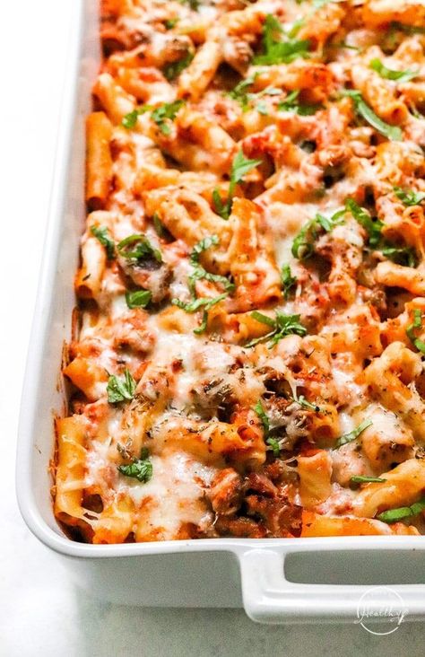 Baked ziti with ricotta and meat sauce is classic comfort food, and it will become one of your family's favorite meals! Baked Ziti Half Baked Harvest, Ziti With Ground Beef, Baked Ziti With Ground Beef, Baked Ziti With Ricotta, Recipe Spinach, Ground Beef Recipe, Ziti Recipes, Baked Ziti Recipe, Pot Dinners