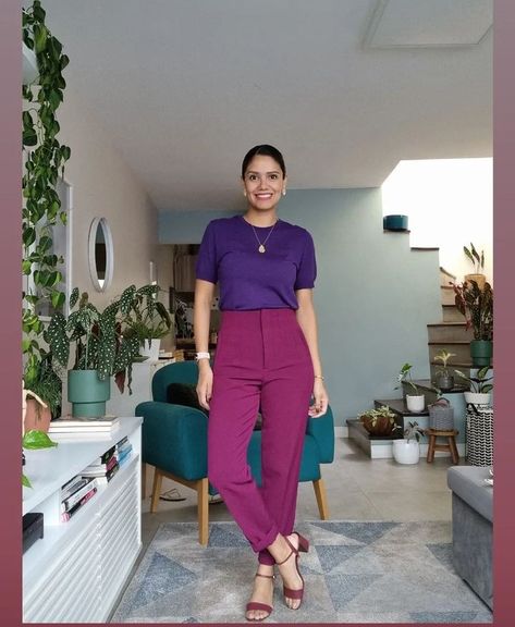 Magenta Trousers Outfit, Trouser Outfit, Look Formal, Match Colors, Purple Pants, Soft Classic, Colored Pants, Office Wear, Color Combos