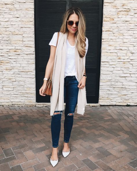 What's Still In-Stock at the Nordstrom Anniversary Sale | The Teacher Diva Sleeveless Cardigan Outfit Summer, Sleeveless Cardigan Outfit, Cardigan Outfit Summer, Casual Classy Outfits, Cardigan Outfit, Dallas Fashion, Stylish Summer Outfits, Sleeveless Cardigan, Cardigan Outfits