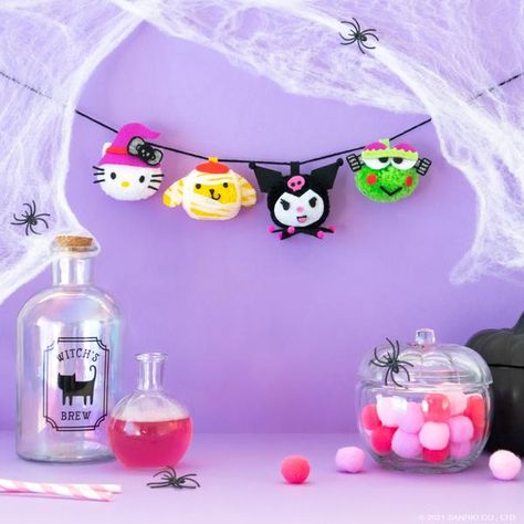 Spooky Sanrio, Glitter Fabric Paint, Sanrio Halloween, Garland Craft, Diy Pom Poms, Spooky Costumes, Halloween Room Decor, Halloween Is Coming, Kawaii Diy