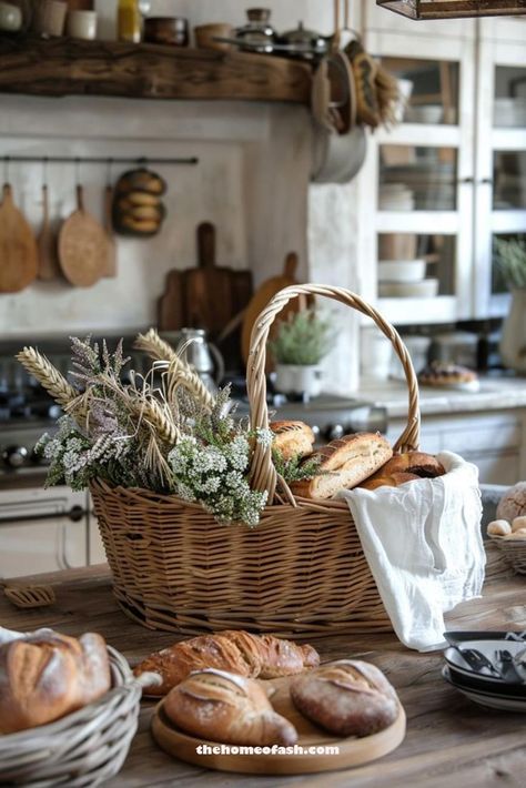 French Chateau Interiors Kitchen, French Chateau Interiors, French Country Kitchen Ideas, Country Kitchen Accessories, Country Kitchen Ideas, Chateaux Interiors, Country Kitchens, French Country Dining, Southern Kitchens