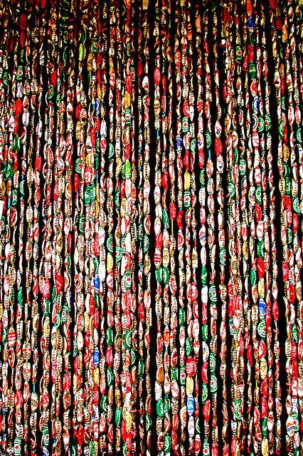 photographer said "A bar ... in a remote part of the interior of Dominica had this 'beaded'  curtain made out of beer bottle caps." Beer Cap Art, Bottle Cap Projects, Clear Casting Resin, Unique Curtains, Beaded Curtain, Recycling Ideas, Beer Bottle Caps, Beer Bottle Cap, Bottle Cap Art