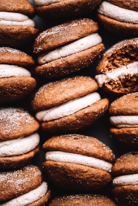 Whoopi Pies, Pumpkin Cheesecake Brownies, Espresso Cookies, Chai Spice Mix, Spiced Buttercream, Whoopie Pie Recipe, Honey Chocolate, Espresso Cookie, Fall Baking Recipes