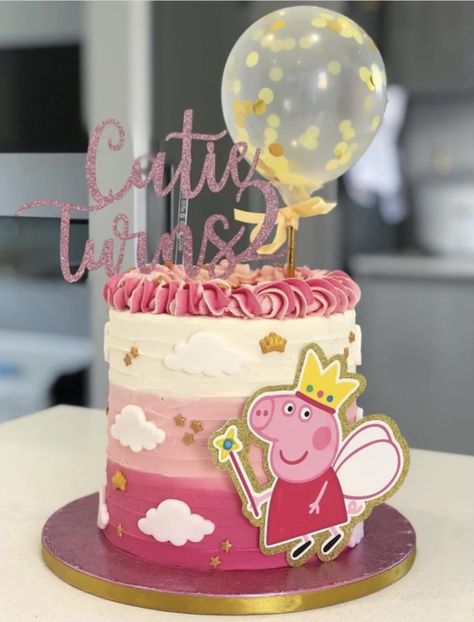 Papa Pig Birthday Party Ideas, Peppa Pig Drip Cake, Peppa Pig Cake Ideas 3rd Birthday, Pepa Pig Cake Ideas, Peppa Pig Cake Ideas, Pepa Pig Birthday Cake, Tortas Peppa Pig, Pig Birthday Theme, Peppa Pig Birthday Decorations