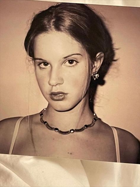 Lana Del Rey shares photos of herself from 1998. #aesthetic #iconic #lanadelrey #vintage #itgirl #photoshoot #inspiration #fashion #style Lana Del Rey, A Woman, Black And White, On Twitter, Twitter, White, Instagram, Black