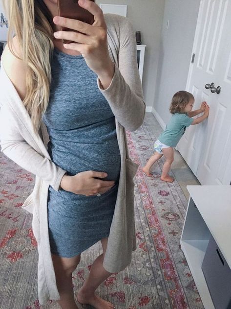 Maternity Clothes First Trimester, First Trimester Must Haves, Early Pregnancy Outfits, Summer Pregnancy Outfits, Pregnancy First Trimester, Happy Pregnancy, Baby Bump Style, Pregnancy Must Haves, Early Pregnancy