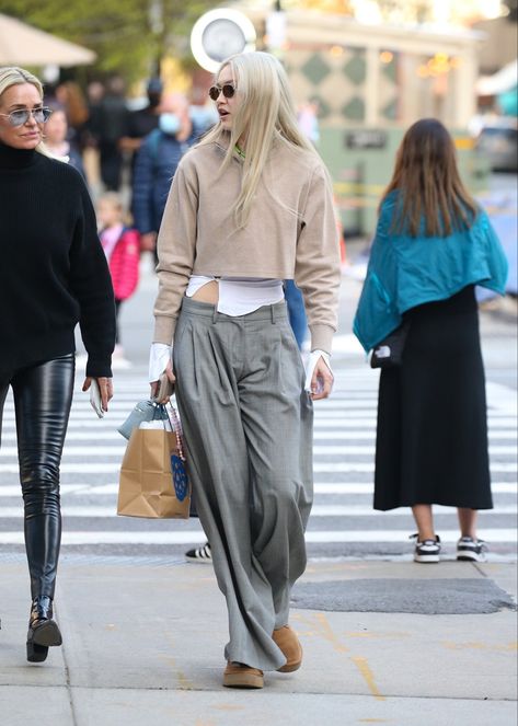 Gigi Hadid Street Style 2023, Gig Hadid Style, Supermodel Street Style, Gigi Hadid Street Style, Yolanda Hadid, Gigi Style, Gigi Hadid Outfits, Gigi Hadid Style, Celebrity Casual Outfits