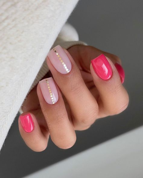 Paulina Juśkiewicz (@nailsbypaulin) • Instagram photos and videos Uñas Color Coral, Coral Nails With Design, Shellac Nails Fall, Coral Nail, Holiday Acrylic Nails, Colourful Nails, Milky Nails, Coral Nails, Manikur Kuku