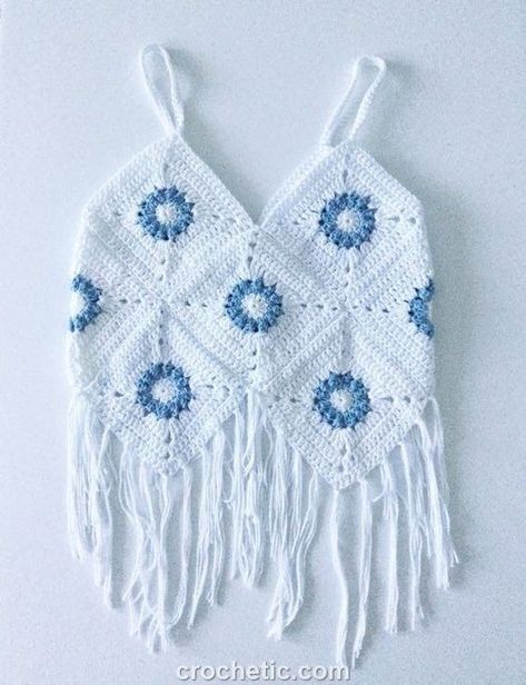 StylishTop Latest Designer Fancy Cotton Embroided Granny Square Pattern CropTop Beggie Blouse❣️ White Crochet Halter Top, Cotton Crochet Patterns, Diy Crochet Top, Crochet Granny Square Tutorial, Bralette Pattern, Top Azul, Granny Square Pattern, Crochet Boho Top, Crochet Tops Free Patterns