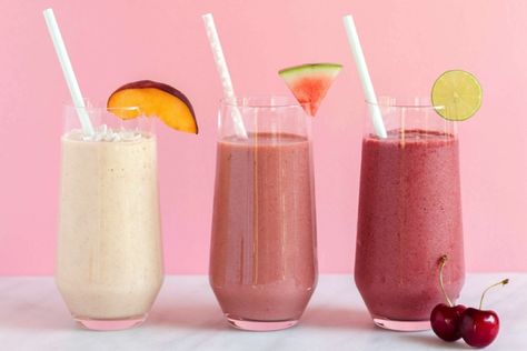 3 Summer Smoothie Recipes To Make Now Smoothie Wallpaper, Summer Smoothie Recipes, Basil Smoothie, Summer Appetizer Recipes, Fresh Summer Salad, Summer Breakfast, Summer Smoothies, Refreshing Food, Frozen Cherries