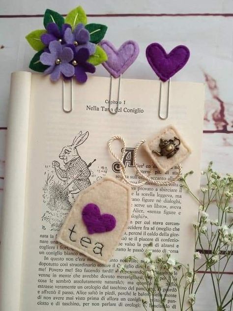 Tea Bag Bookmark, Bag Bouquet, Bouquet Paper, Bookmark Crochet, Handmade Bookmarks Diy, Penanda Buku, Felt Bookmark, Desain Quilling, Creative Bookmarks