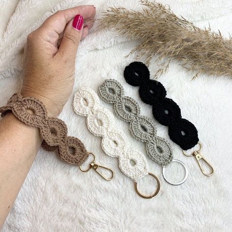 Unlock endless creativity with our crochet patterns! Click the link above to explore and start your next project today. #CrochetPatterns #DIYCrochet 💛 Crochet Wristlet Keychain, Crochet Wristlet, Crochet Keychains, Bracelet Crochet, Keychain Crochet, Confection Au Crochet, Crochet Keychain Pattern, Mini Crochet, Crochet Gift