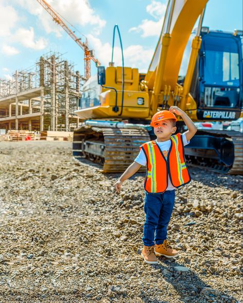 Construction Theme Birthday Photoshoot, Construction Theme Birthday Pictures, Construction Birthday Pictures, Construction Theme Photo Shoot, Construction Birthday Photo Shoot, Construction Photo Shoot, Construction Photoshoot, Construction Zone Birthday Party, 3rd Birthday Pictures