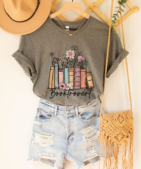 Book Lover Tshirt Bookworm Tshirts, Book Shirt, Librarian Shirt, Cute Shirt Designs, Baggy Clothes, Reading Shirts, Book Shirts, Gift Teacher, Fashion Design Clothes