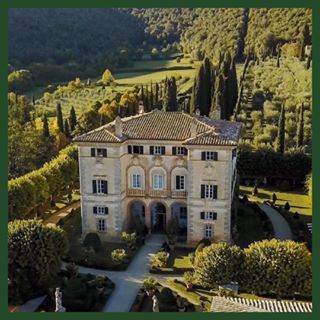 Villa Cenitale!  #italy #toscany #absolutlybeautiful #siena #love Italy #dreamy #enchanted Old Money House, House Goals, Dream House Exterior, Pretty House, Manor House, Beautiful Architecture, Dream Home Design, House Inspiration, Old Money