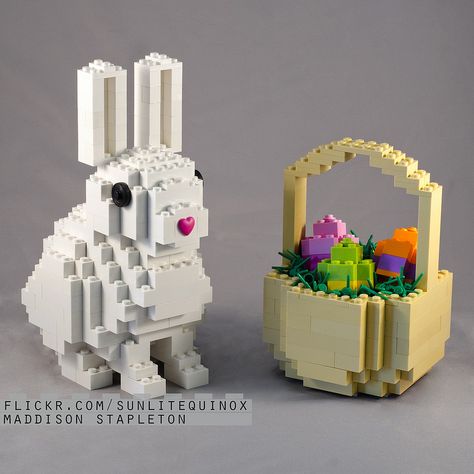 Minecraft Easter, Lego Diy Projects, Lego Easter, Basket Of Eggs, Lego Challenge, Mini Basket, Lego Diy, Lego Animals, Lego Activities