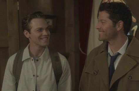 Jack Kline And Castiel, Cas And Jack, Castiel And Jack, Alex Calvert, Jack Kline, Alexander Calvert, Supernatural Pictures, Supernatural Dean Winchester, Tv Supernatural