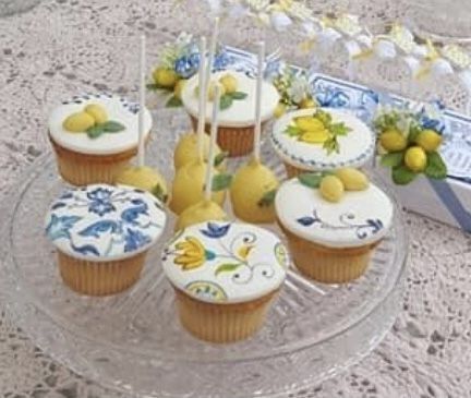 Amalfi Coast Cupcakes, Taste Of Italy Party, Positano Cake, Lemon Themed Birthday Party, Limoncello Party, Tile Cake, Korean Cafes, Wedding Sicily, Italian Themed Parties