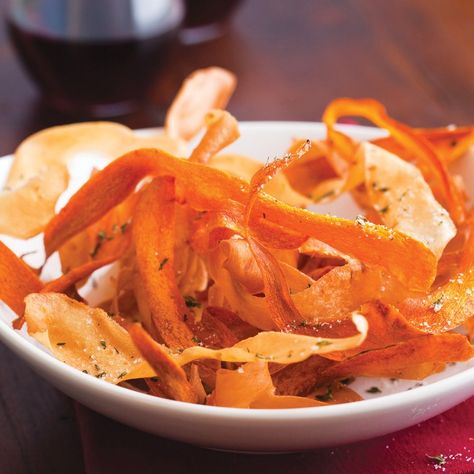 How to Make Veggie Chips - Epicurious Vegetable Chips Baked, Parsnip Chips, Carrot Chips, Beet Chips, Vegetable Chips, Veggie Chips, Crunchy Snack, Clean Cooking, Chips Recipe